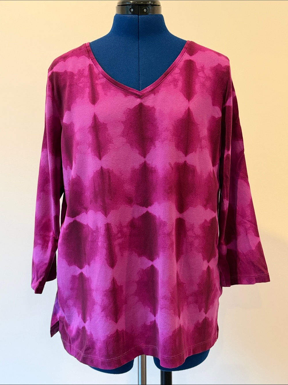 V-Neck Long Sleeve Tie-Dye Top in Fuchsia